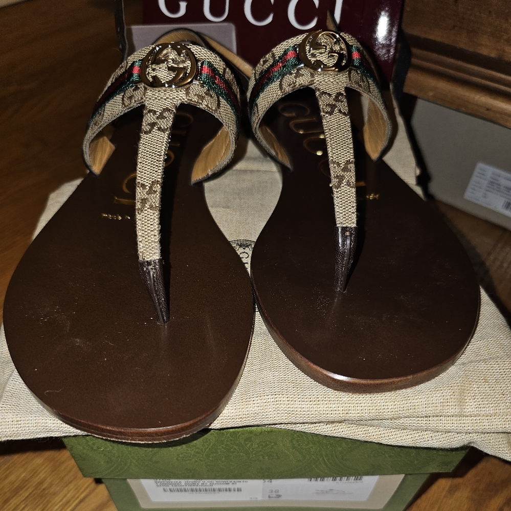 Gucci Kika Interlocking Sandals - Picture 2 of 3
